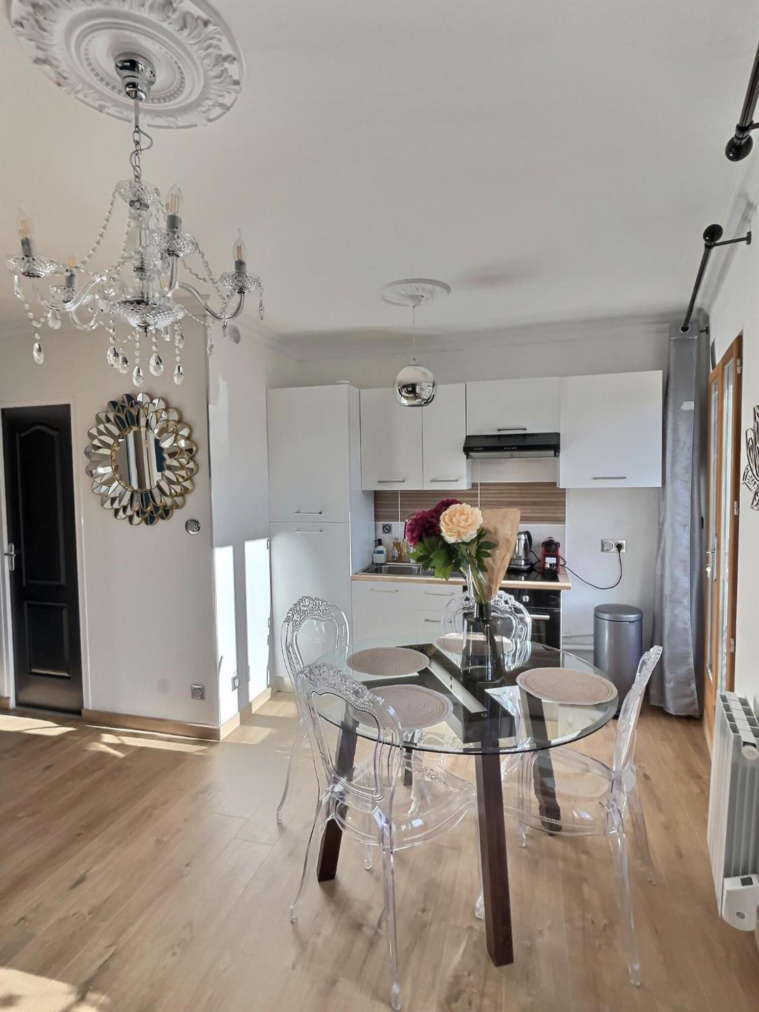 Appartement De Charme Avec Balcon Au Pied Des Commerces Béziers Eksteriør billede