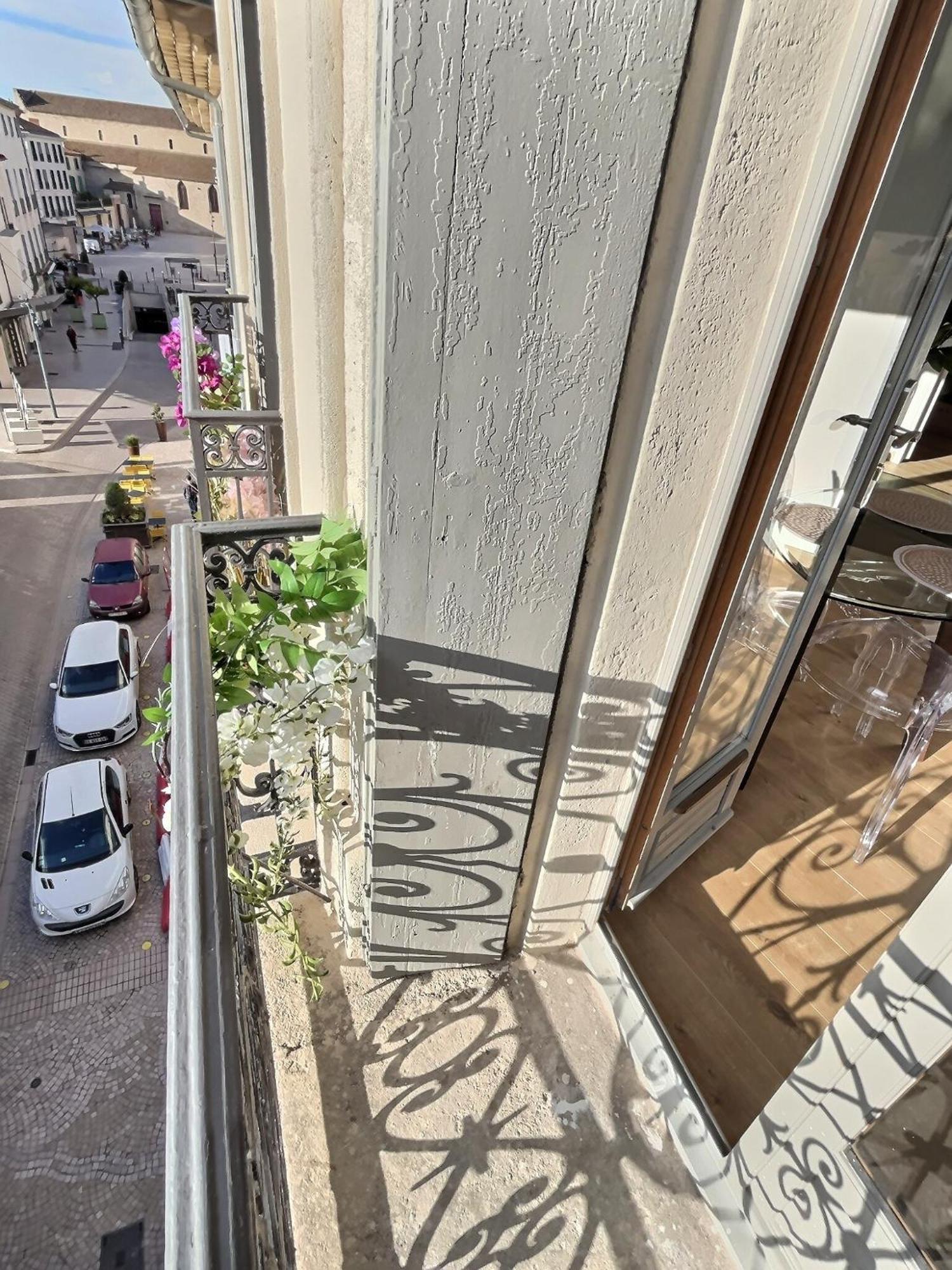 Appartement De Charme Avec Balcon Au Pied Des Commerces Béziers Eksteriør billede