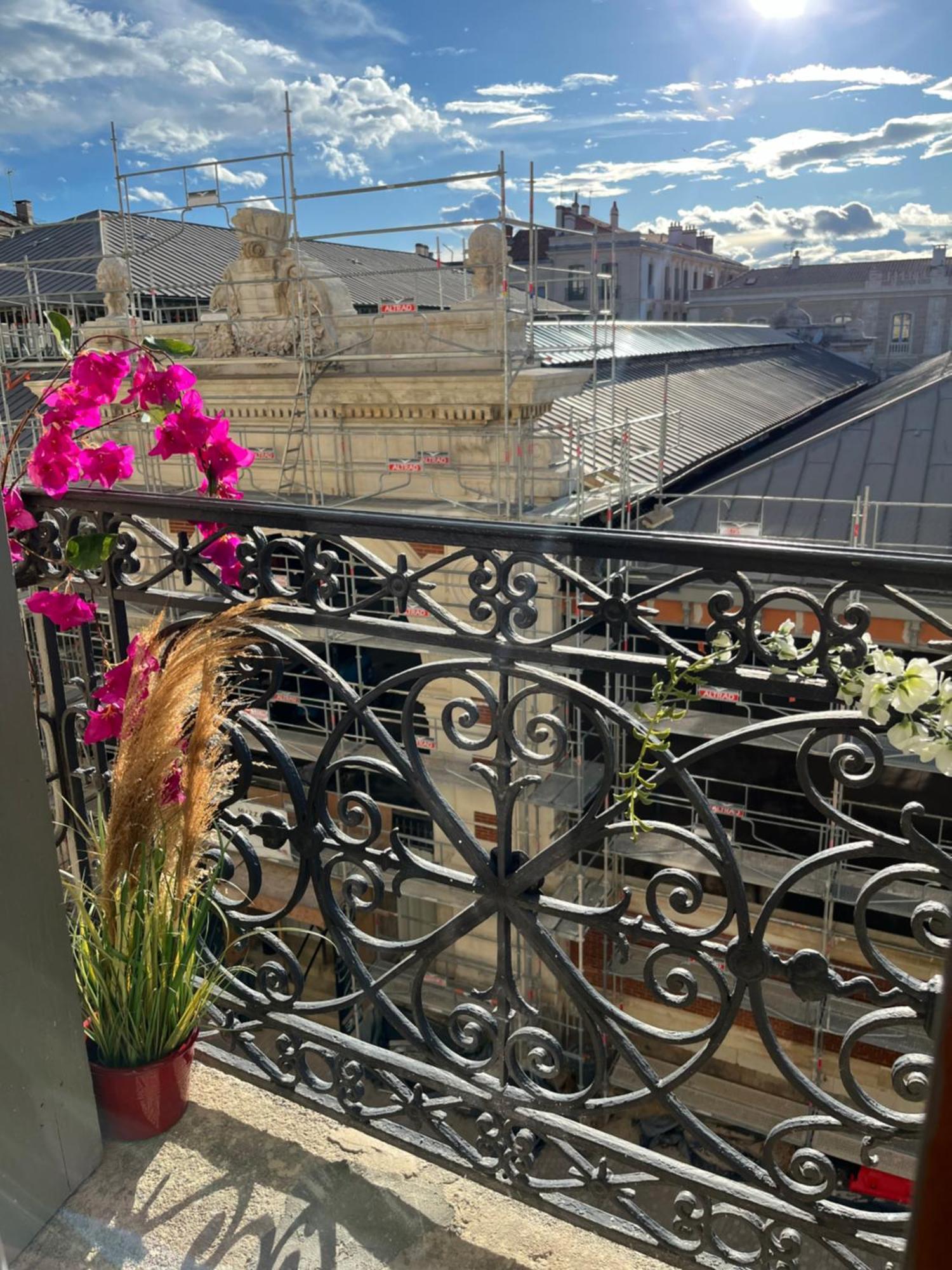 Appartement De Charme Avec Balcon Au Pied Des Commerces Béziers Eksteriør billede